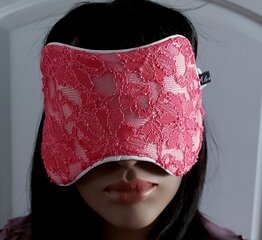 Маска для сна, белая с розовым гипюром цена и информация | Женские пижамы, ночнушки | kaup24.ee