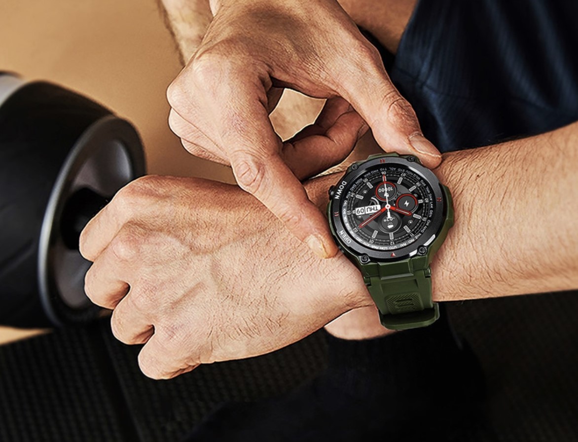 Smart Watch meeste käekella veekindel spordi-GPS-i mudel on erinev