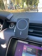 iPhone MagSafe juhtmevaba laadija ja telefonihoidik autosse – Must