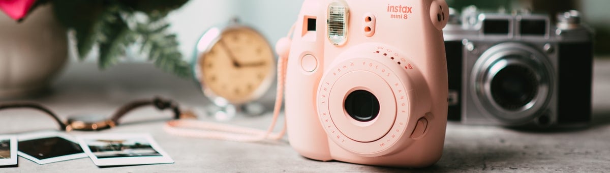 roosa polaroid kaamera